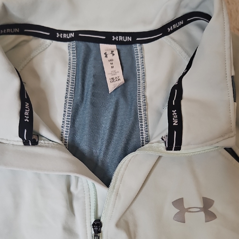 Under Armour Mileage Heat Gear Run 1/2 Zip Long Sleeve Pullover - Picture 4 of 6